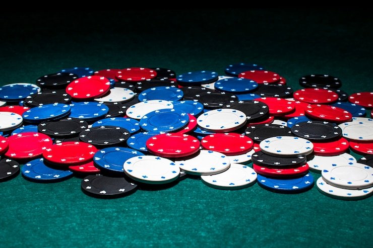 lipat mobile app interface showing slot tournaments and live-dealer tables